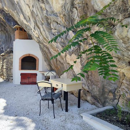 Vintage Stone House Eldo In Podaspilje, Omis Bagian luar foto