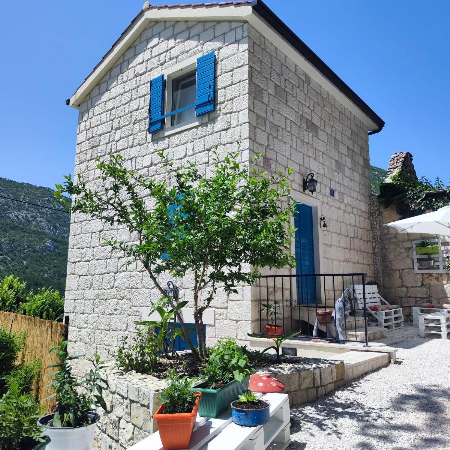 Vintage Stone House Eldo In Podaspilje, Omis Bagian luar foto