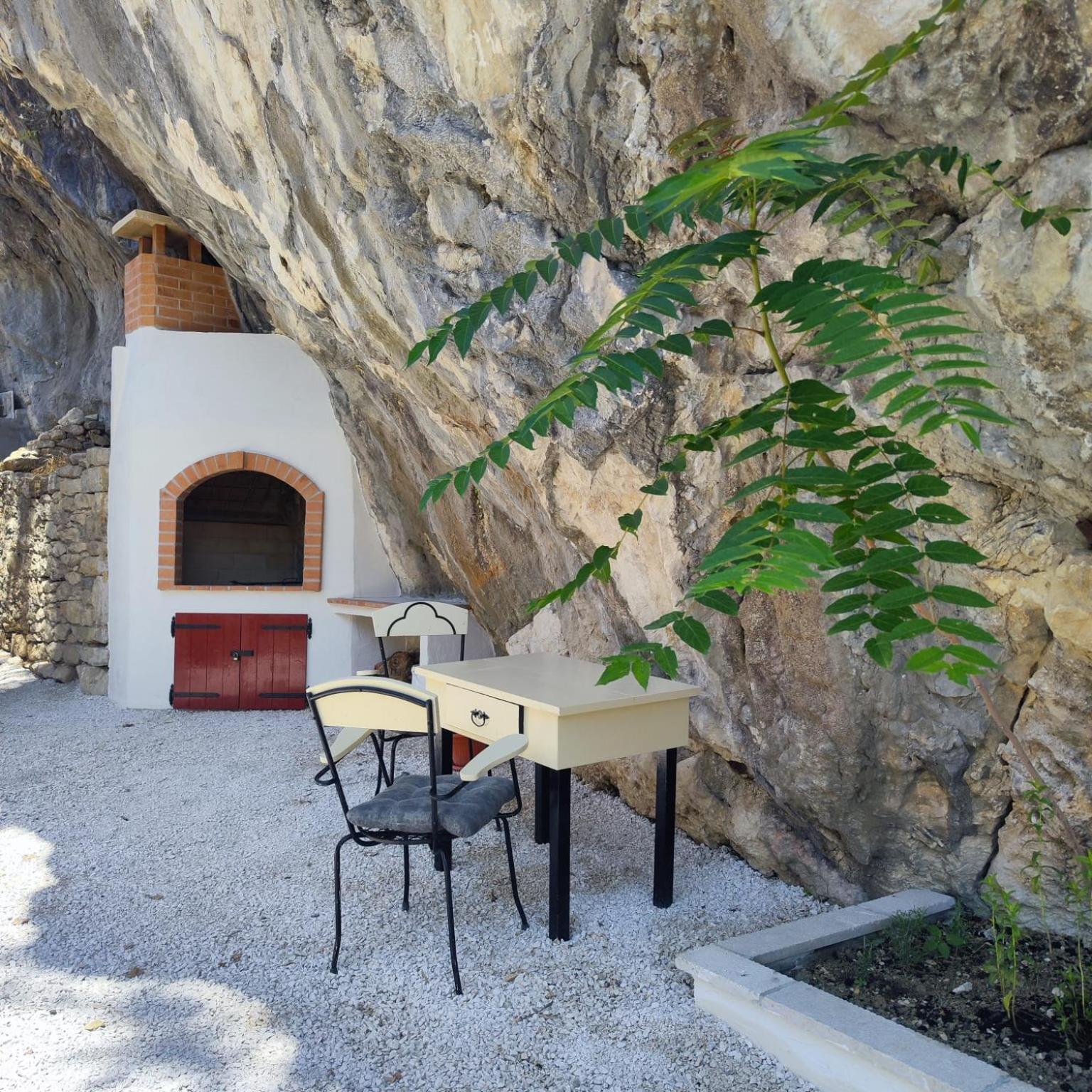 Vintage Stone House Eldo In Podaspilje, Omis Bagian luar foto