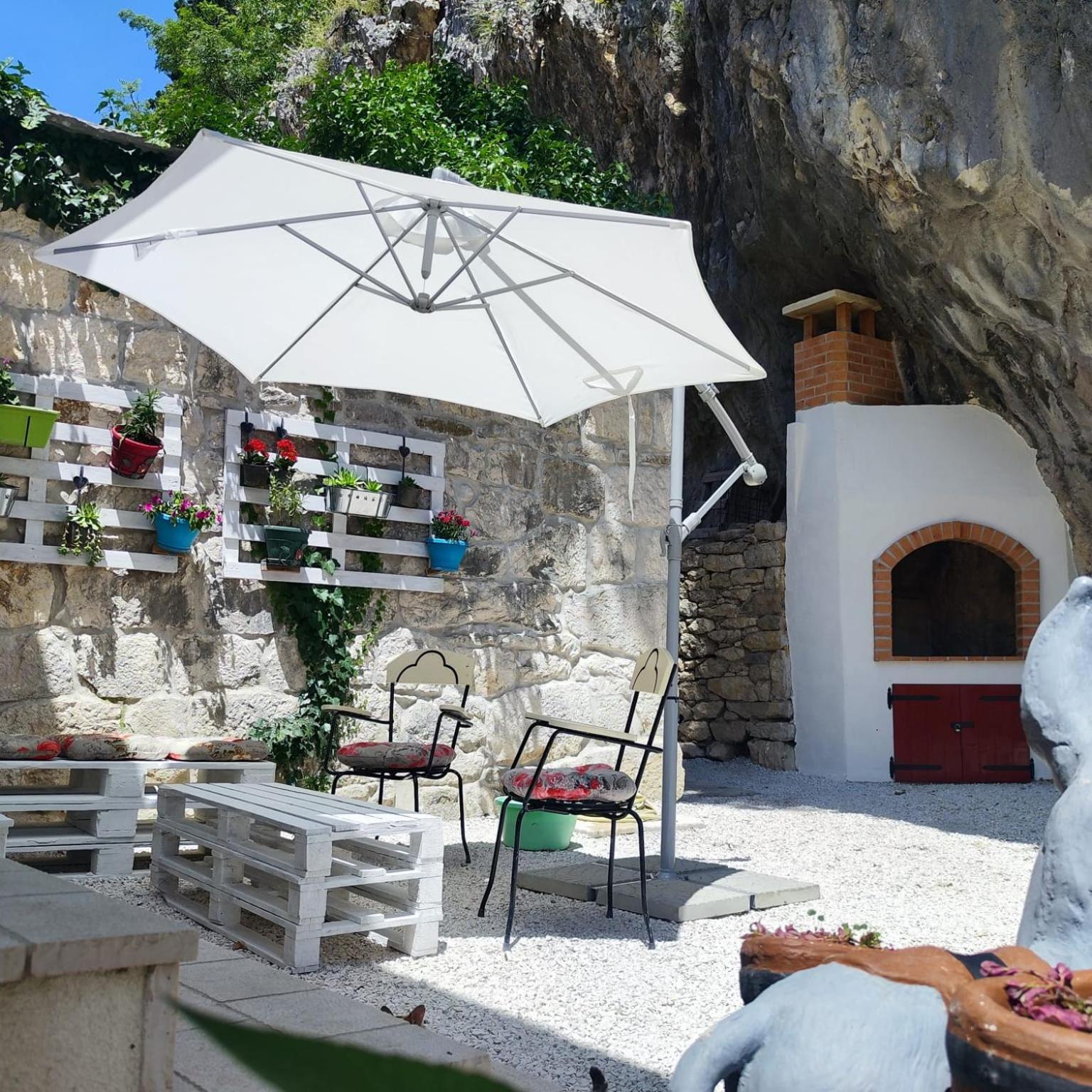 Vintage Stone House Eldo In Podaspilje, Omis Bagian luar foto